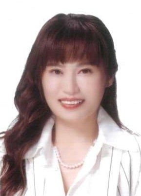 張嘉玲 portrait