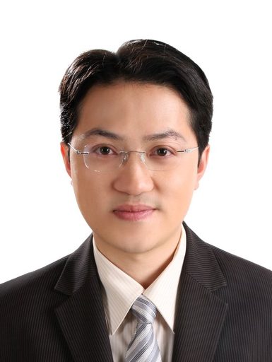 梁為超 portrait