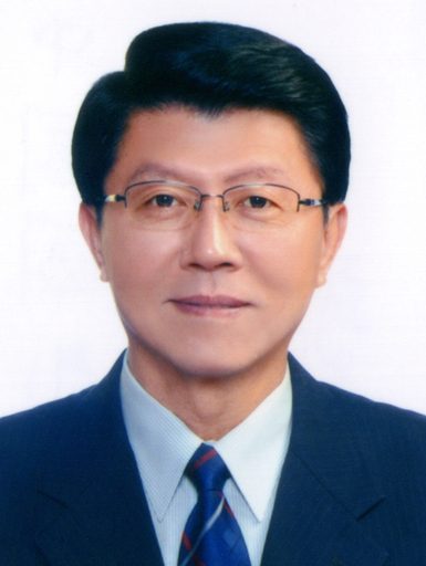 謝龍介 portrait